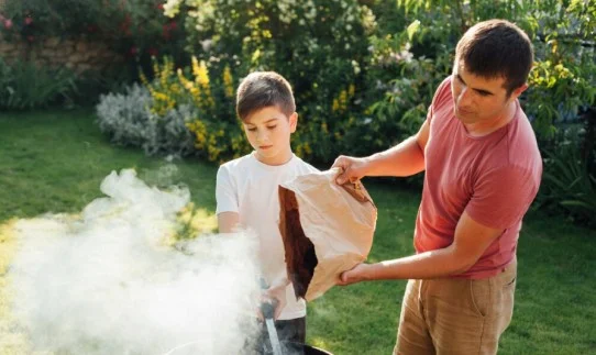 Reconoce y evita tus desencadenantes ambientales (polvo, humo, polen, cambios de temperatura).